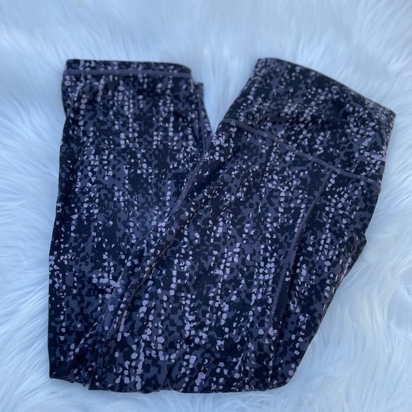 Athleta Salutation II Capri Stash Pocket - size large - Picture 8 of 12